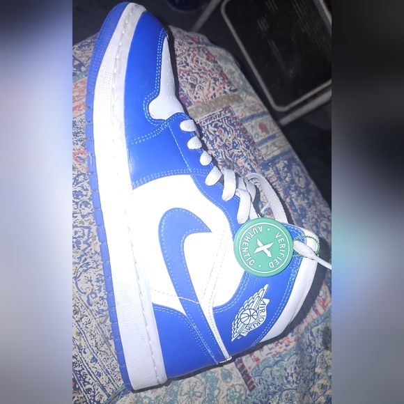 Jordans - Picture 3 of 4